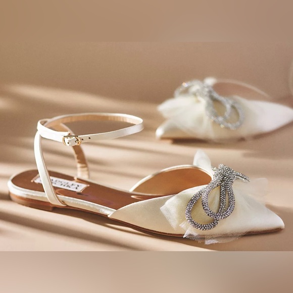 Badgley Mischka Sabina Tulle Bow Pointed Flats - Picture 4 of 4